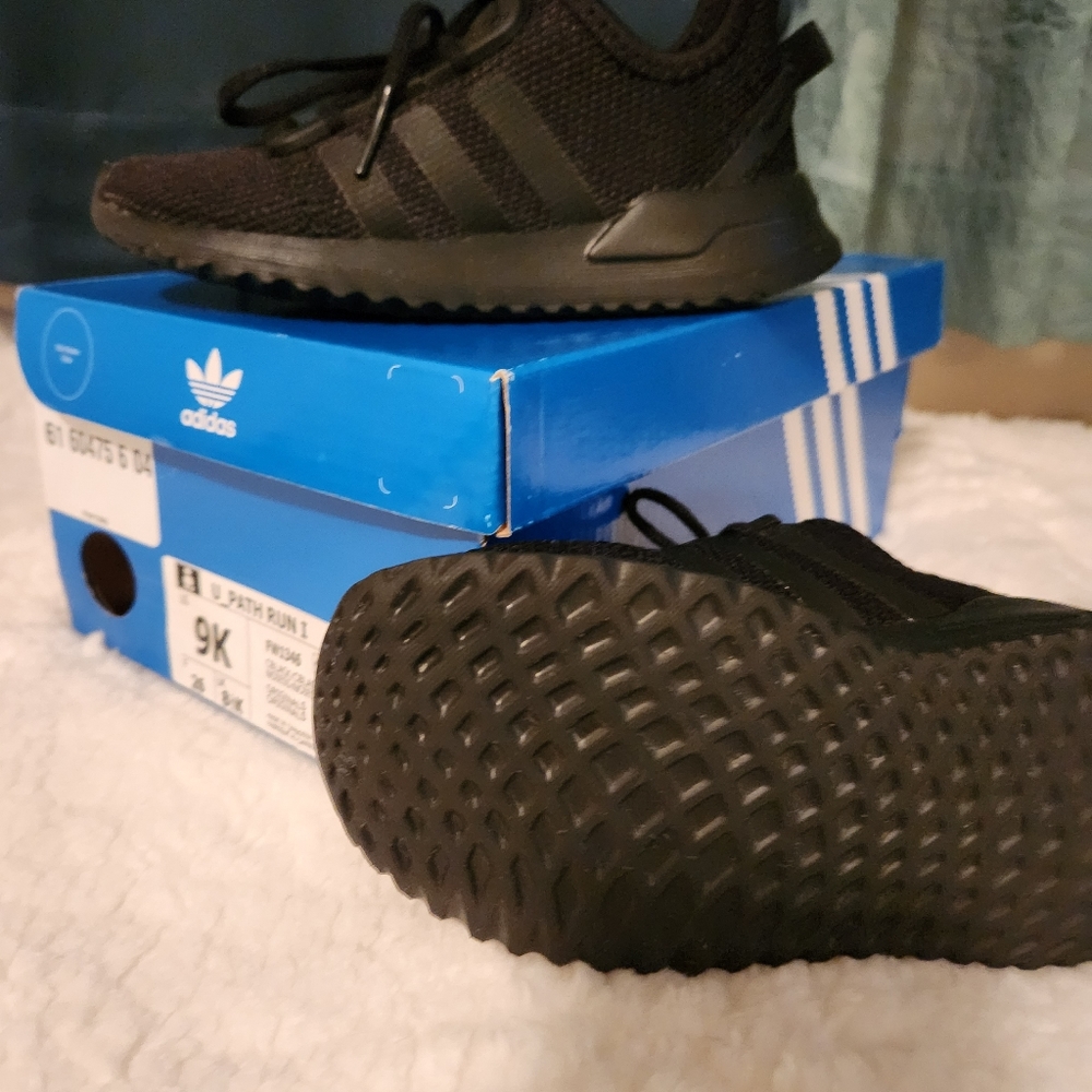 Kids sneaks